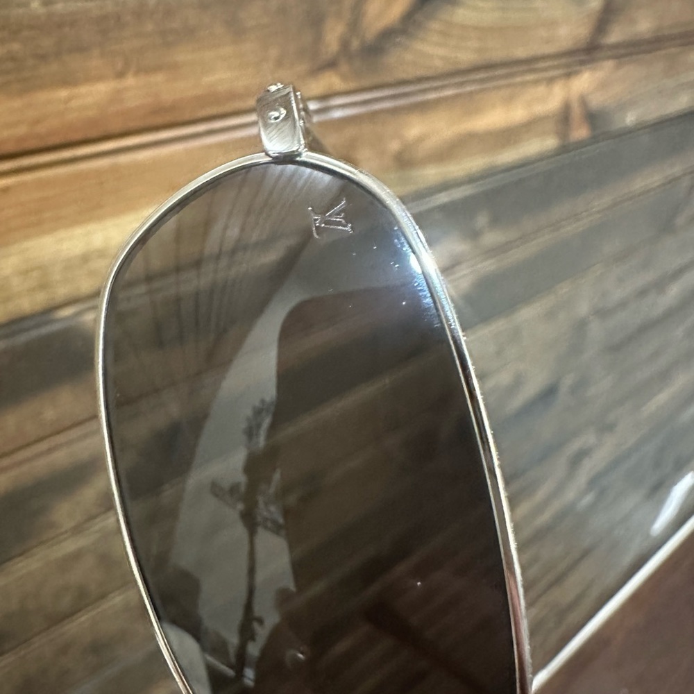 AUTHENTIC Louis Vuitton Men’s sunglasses. - Picture 4 of 12